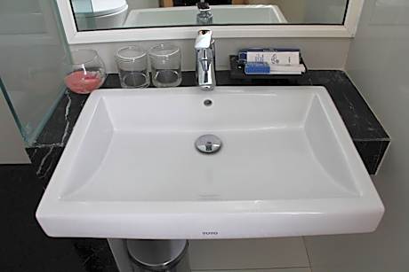 Deluxe Twin - 1 Breakfast Included