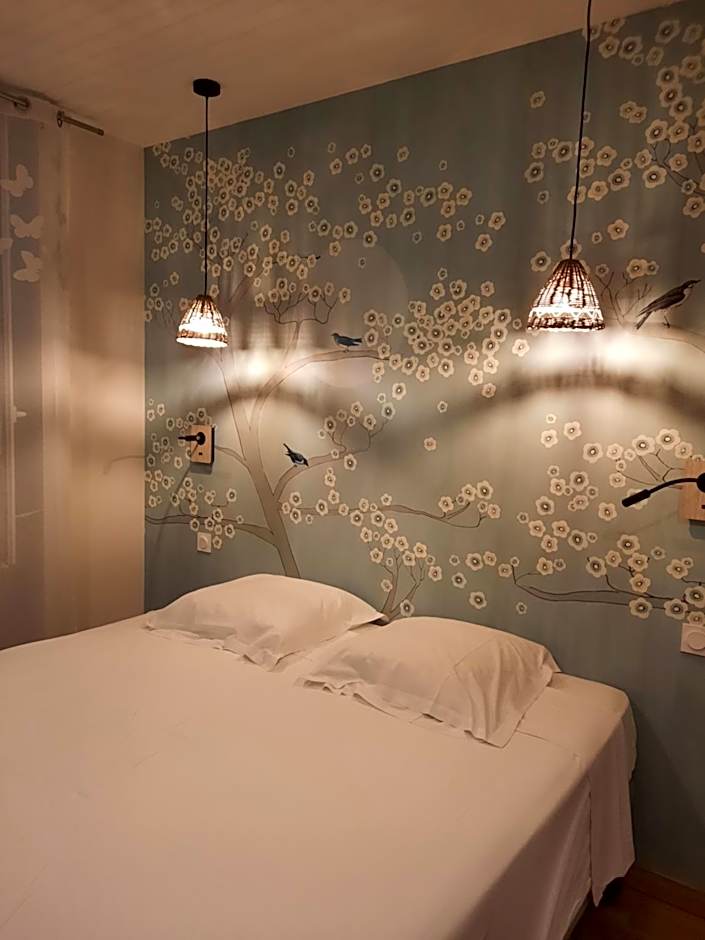 Logis Hôtels - Hôtel et Restaurant Les Voyageurs