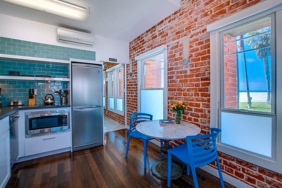 Venice Breeze Suites