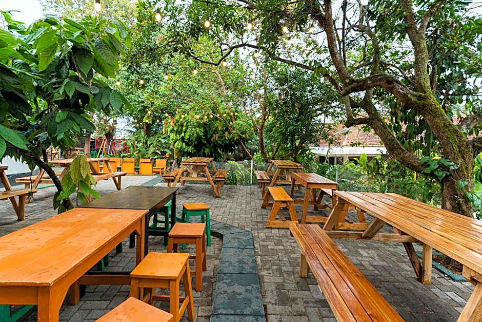 RedDoorz Hostel @ Dago 2