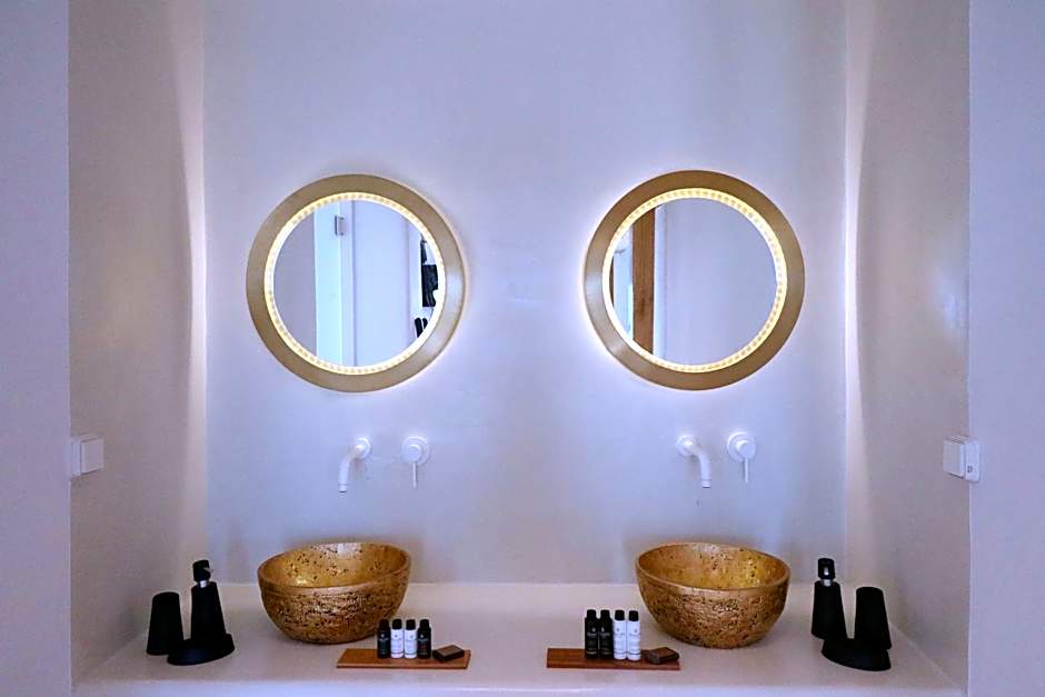 Alkyoni Beach Hotel