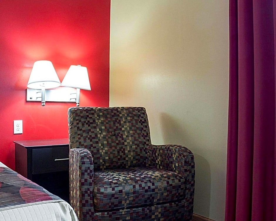 Econo Lodge Jamestown