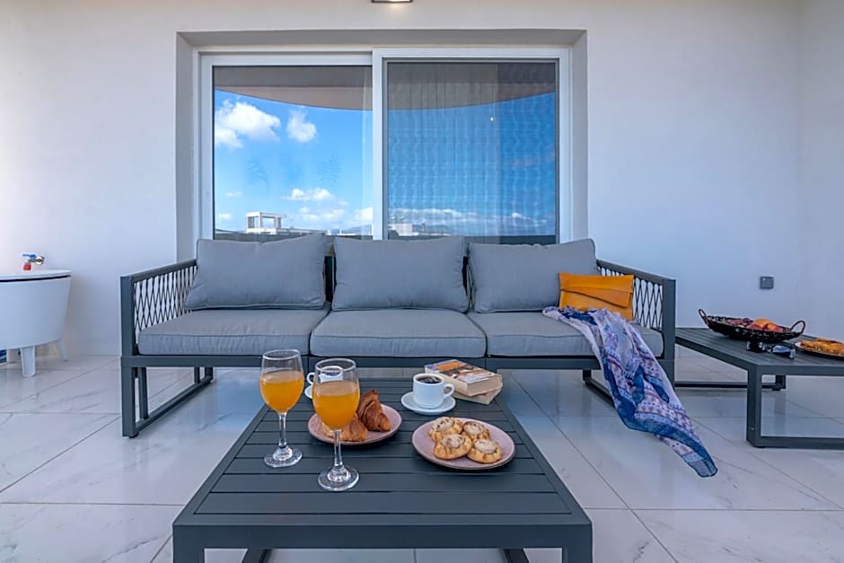 Lysithea Apartments - brand new, stylish & central