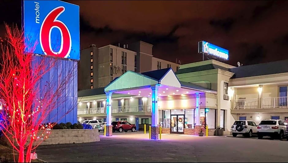 Motel 6 Elizabeth, NJ - Newark Liberty Intl Airport