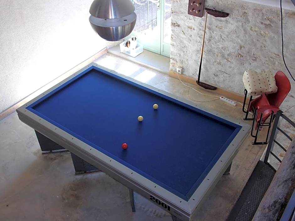 Gîte L'Ange Blanc 12 chambres, 25 personnes, piscine couverte chauffée