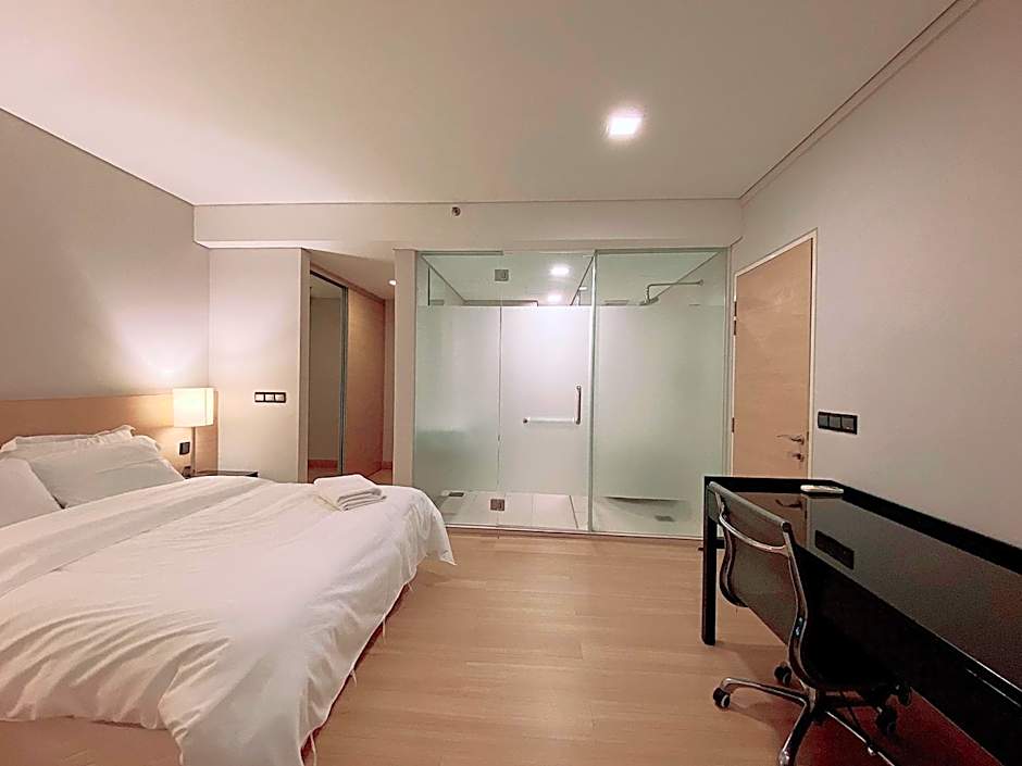 Straits Suite by C Homestay Malacca