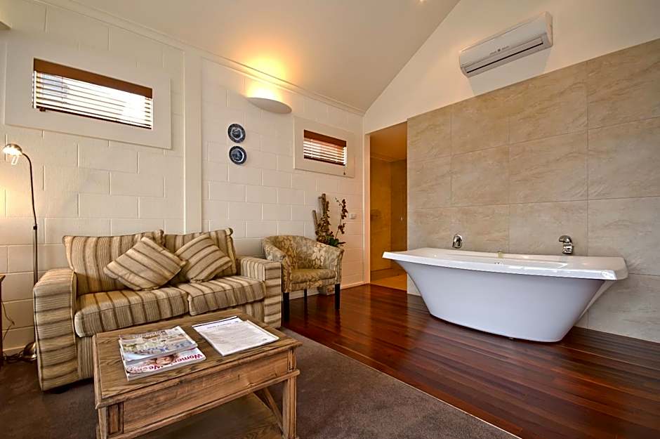 Captains at the Bay Bed & Breakfast