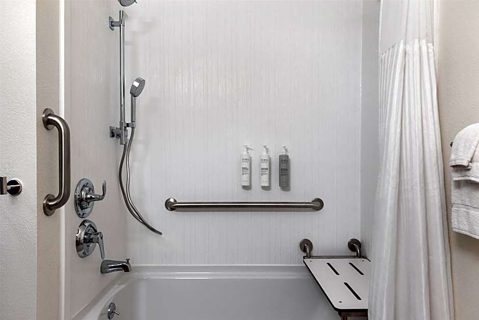 Spark by Hilton Indianapolis Northeast Fishers