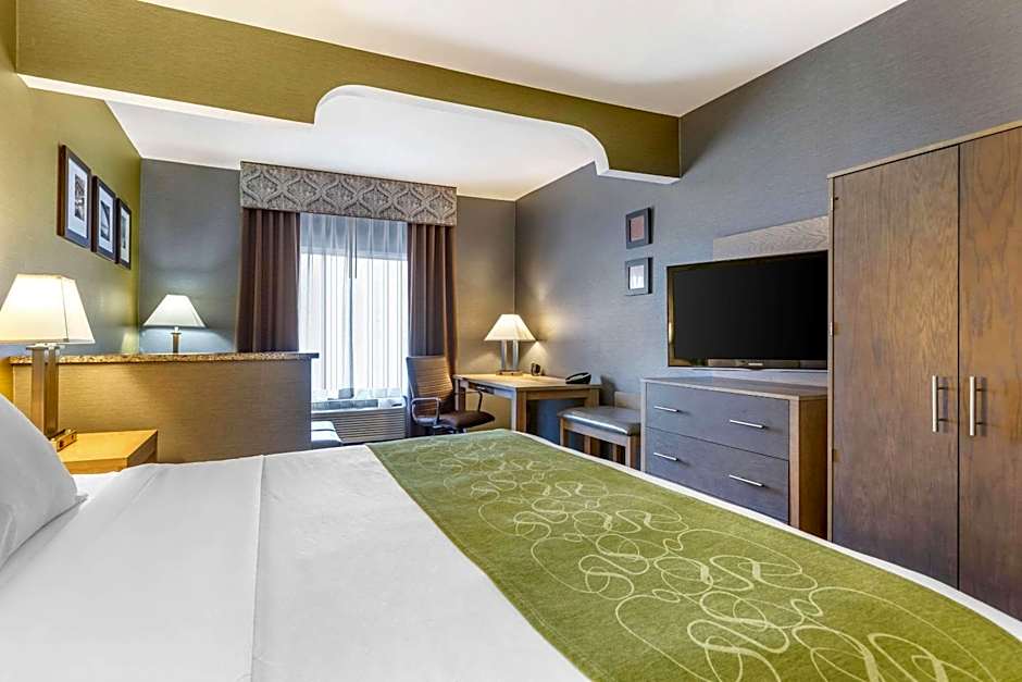 Comfort Suites