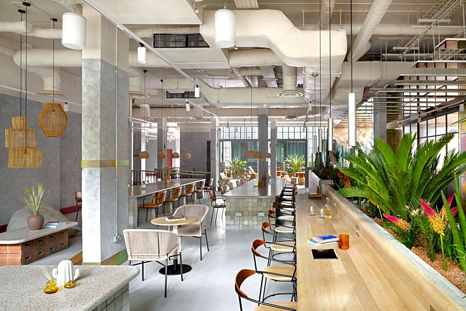 Bermonds Locke, Tower Bridge 