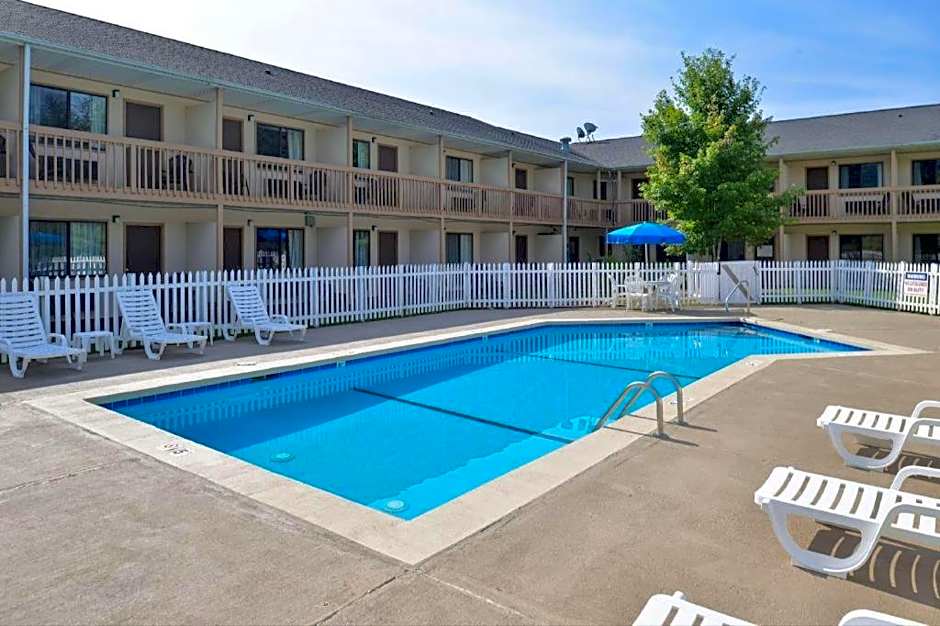 Americas Best Value Inn Canton, NC