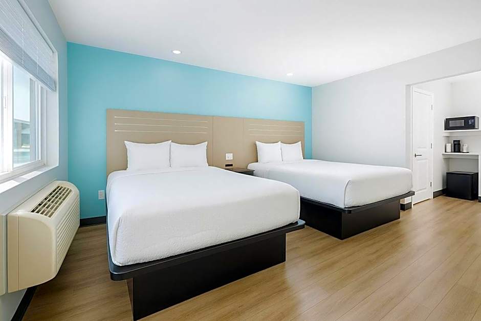 Travelodge by Wyndham LAX South