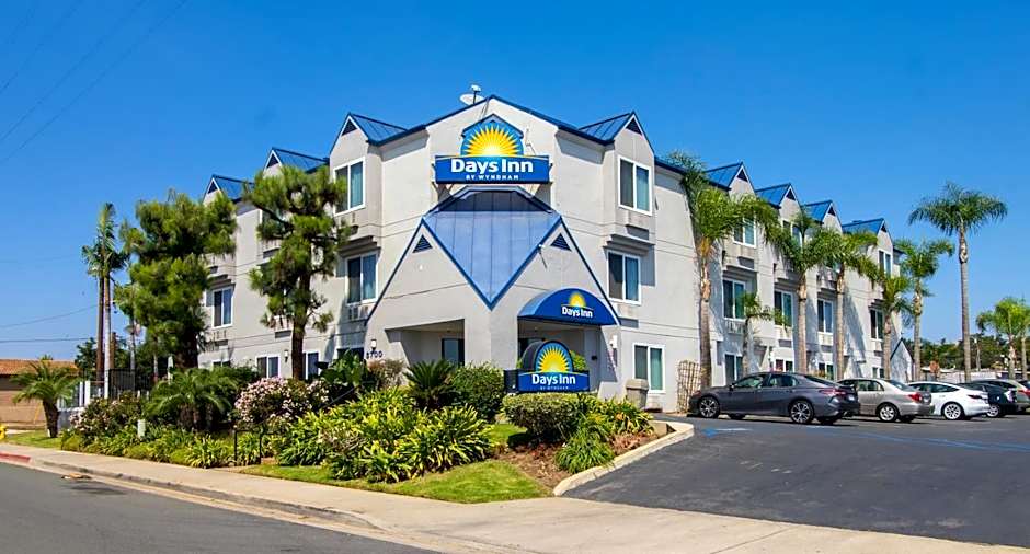 Days Inn by Wyndham Carlsbad