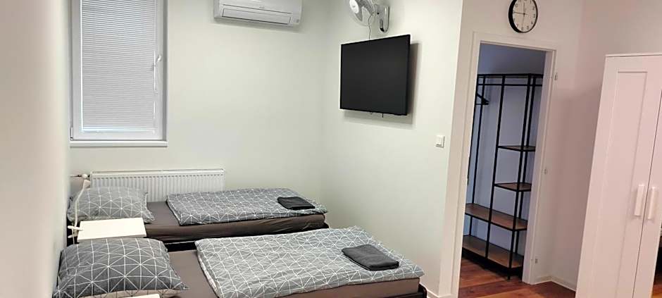 Dimael Hostel & Apartments