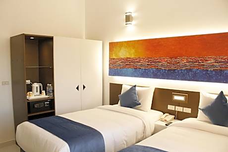 Superior Double or Twin Room with Pool View