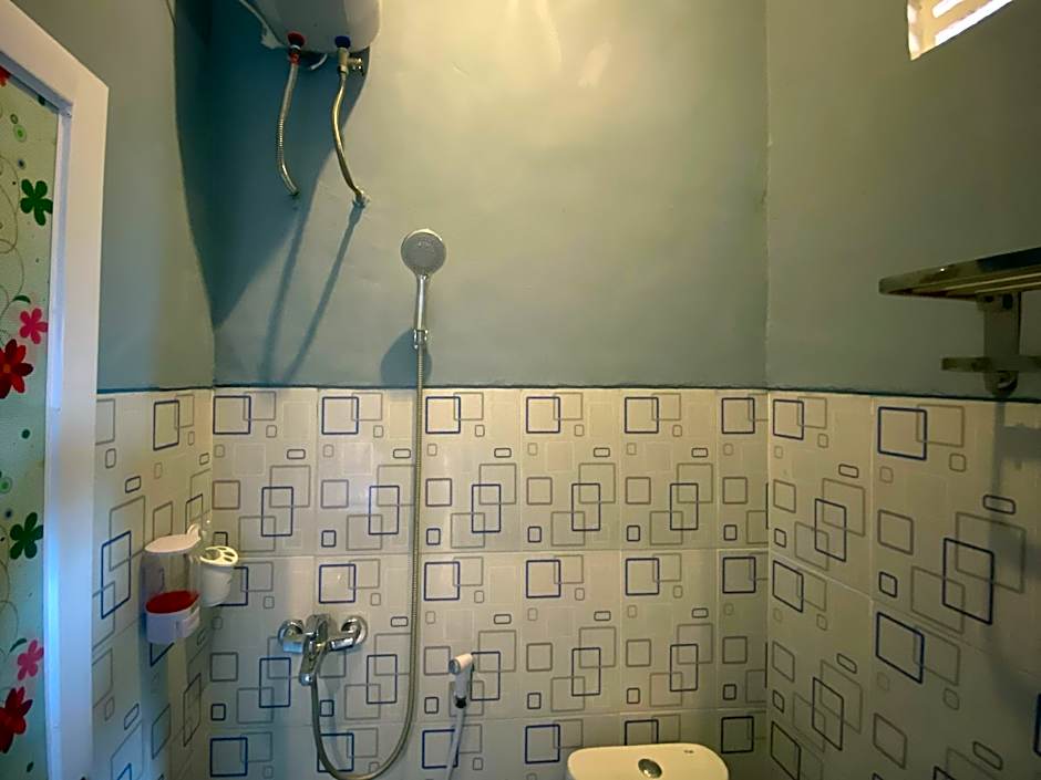 Duta Elite Kostel Syariah near RSUD Caruban Mitra RedDoorz