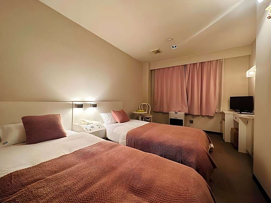 Hotel Justice - Ski IN Ski OUT - Private bathroom, next to the ski lift station