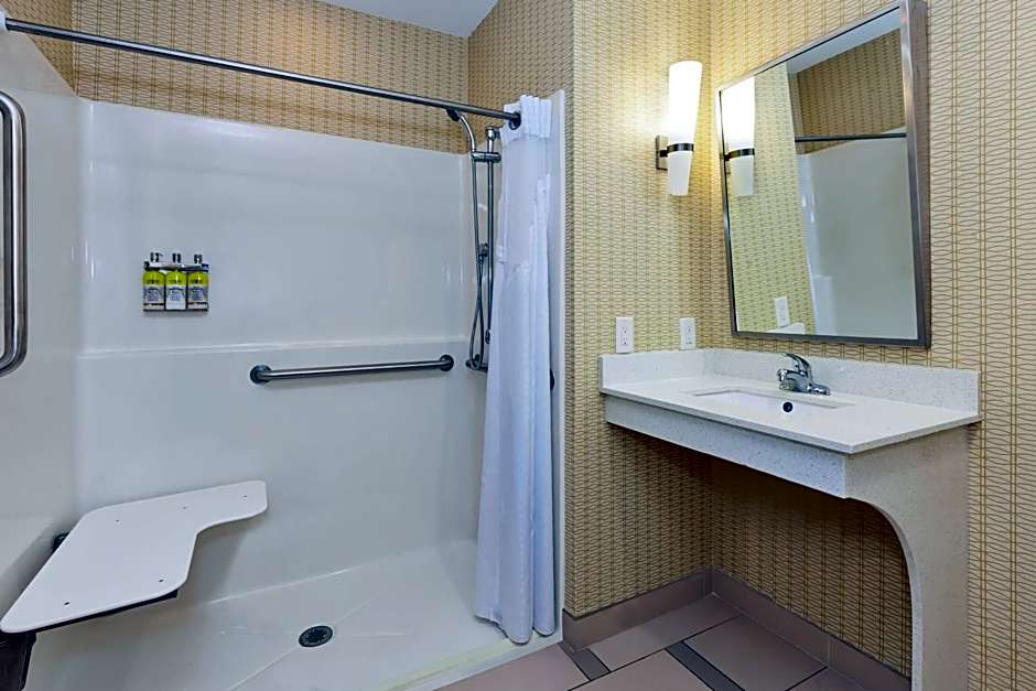 Holiday Inn Express & Suites Southport - Oak Island Area By IHG