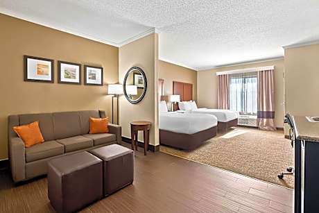 Queen Suite with Two Queen Beds and Living Room - Accessible/Non-Smoking