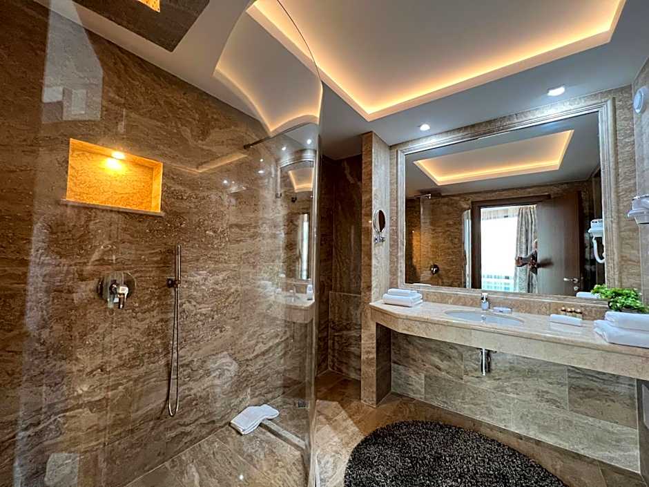 National Palace Wine & Spa Hotel