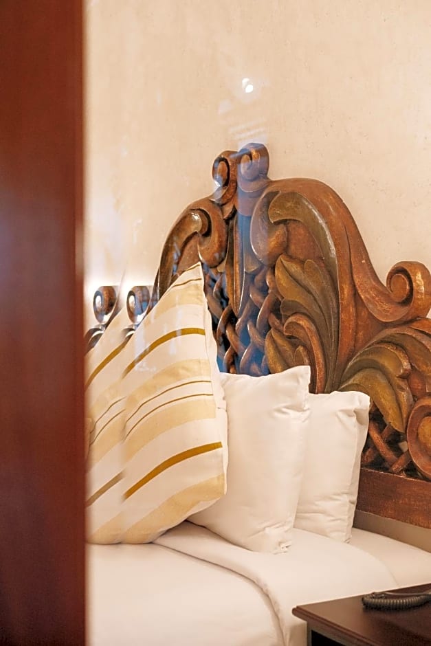 Los Pilares Hotel