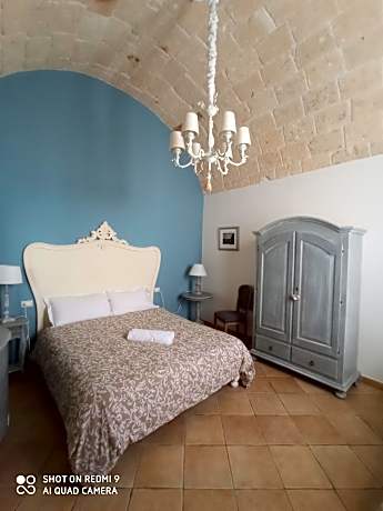 Deluxe Double Room with Shower