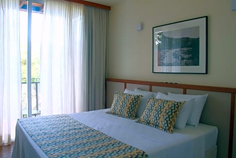 Deluxe Double Room (2 Adults + 1 Child)