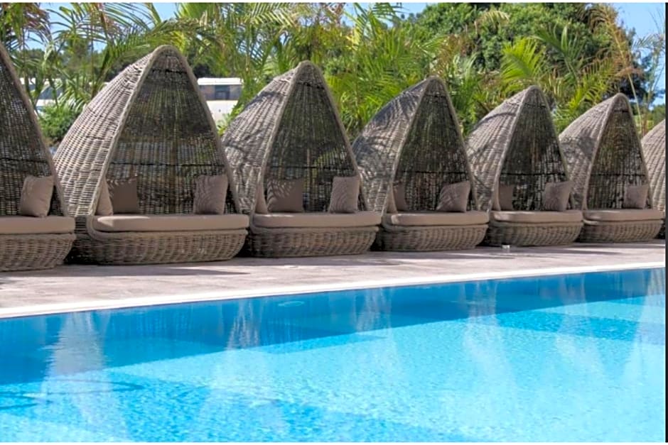 J'Adore Deluxe Hotel & Spa