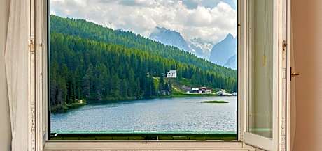 Standard Double or Twin Room with Lake View