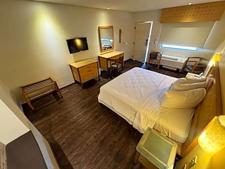 King Room with Pool View