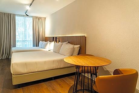 Standard, Guest Room, 2 Double, City View, Balcony