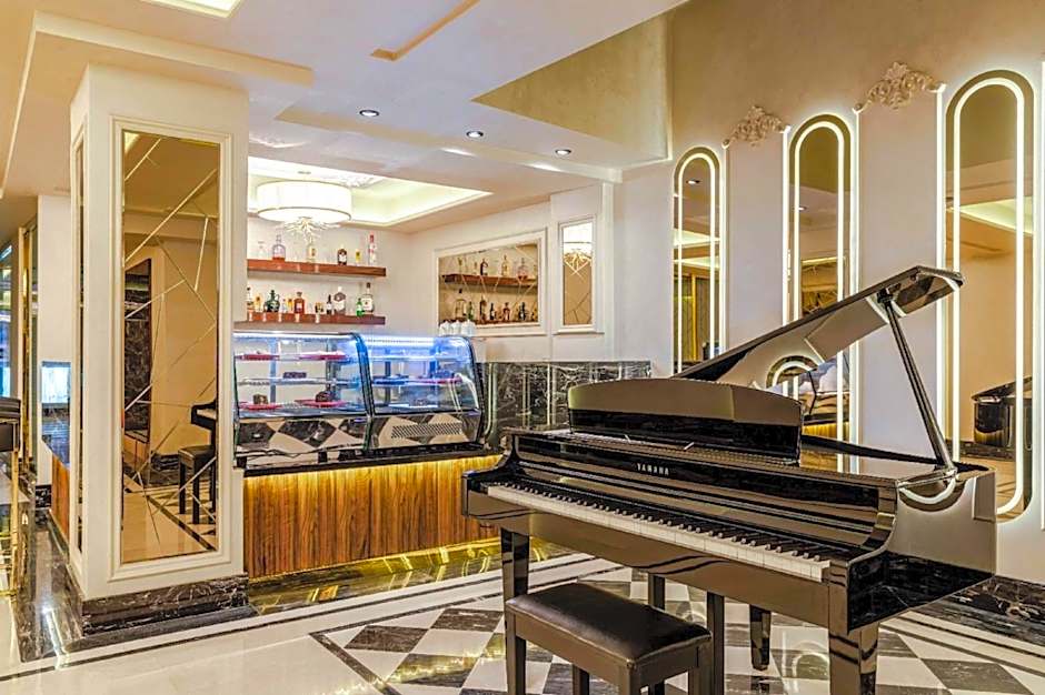 Beethoven Senfoni Hotel