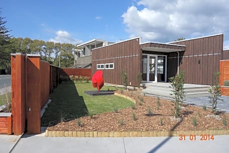 Parakai Springs Lodge