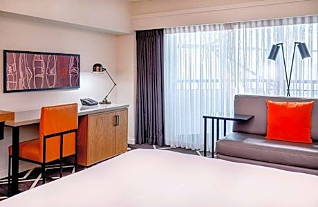King Room with Balcony and View