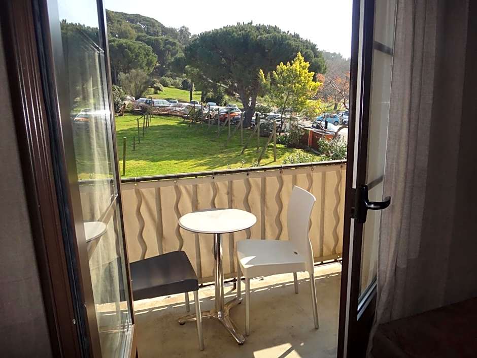 Hotel B Lodge