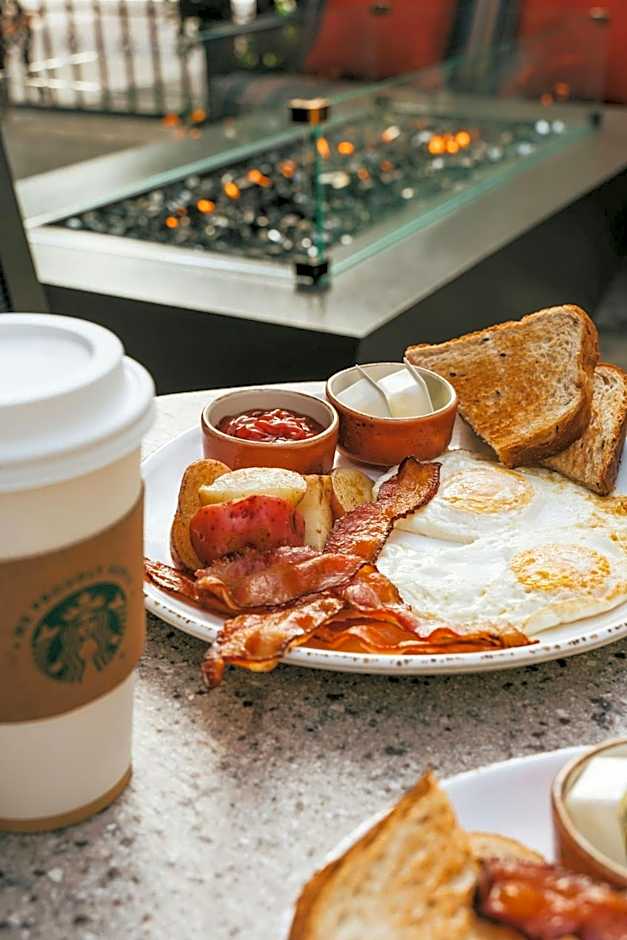 Courtyard by Marriott Los Angeles LAX/Century Boulevard