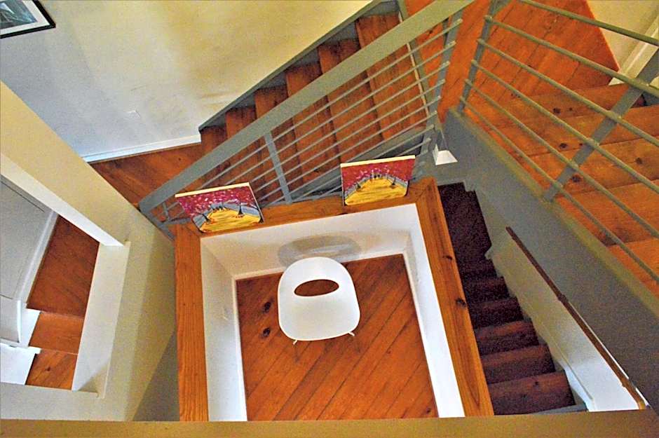 Modern B & B