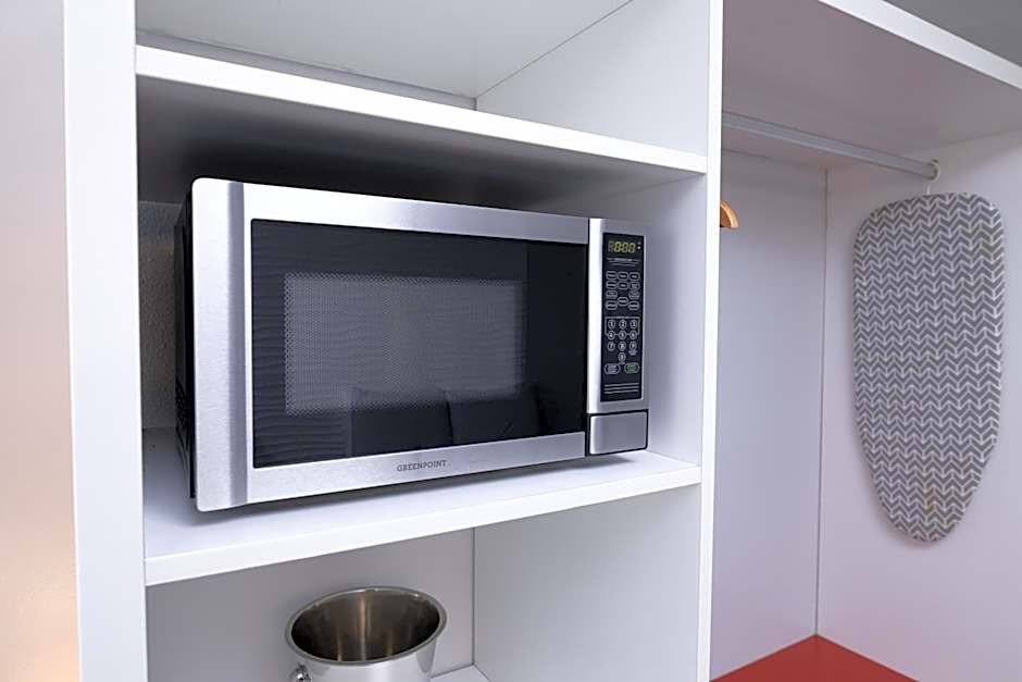 Disney 12 minutes for family, Pool and parking FREE