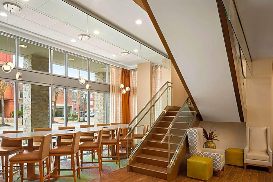 Hampton Inn By Hilton And Suites Clayton/St Louis-Galleria Area