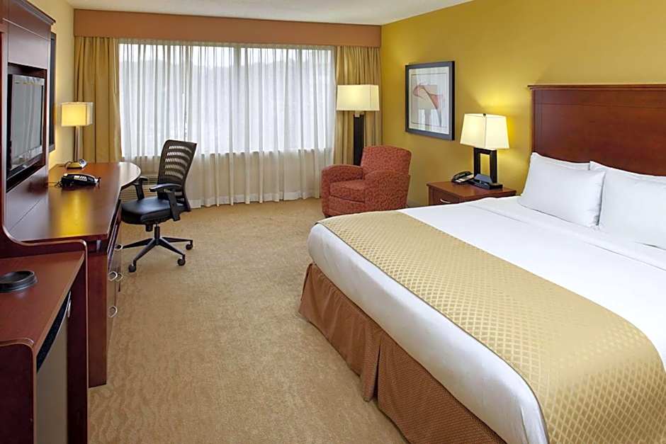 DoubleTree By Hilton Hotel Fayetteville