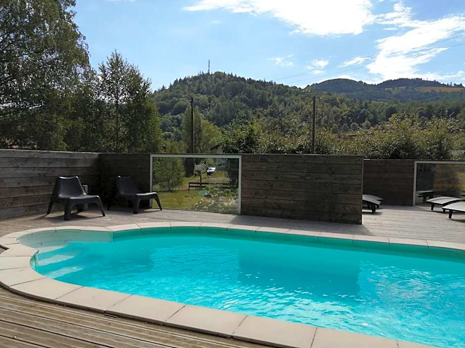 Logis Hotel les Sapins