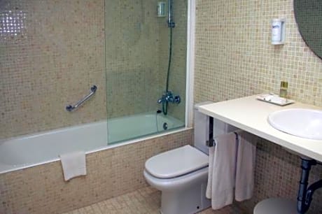 Double or Twin Room with Sea View