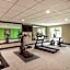 La Quinta Inn & Suites by Wyndham Clearwater South