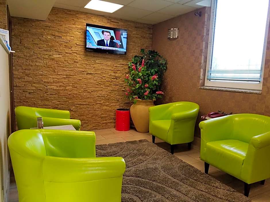 Super 8 by Wyndham Plattsburgh