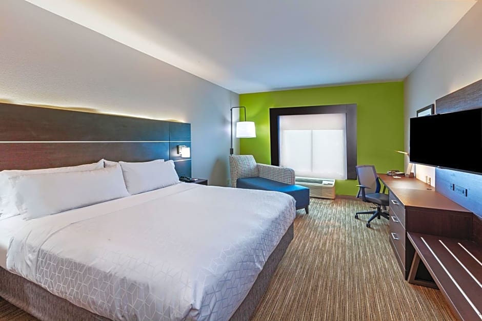 Holiday Inn Express & Suites Sealy By IHG