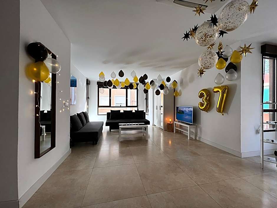 Soho Boho Apartments - with sunny rooftop terrace and fiber optic internet