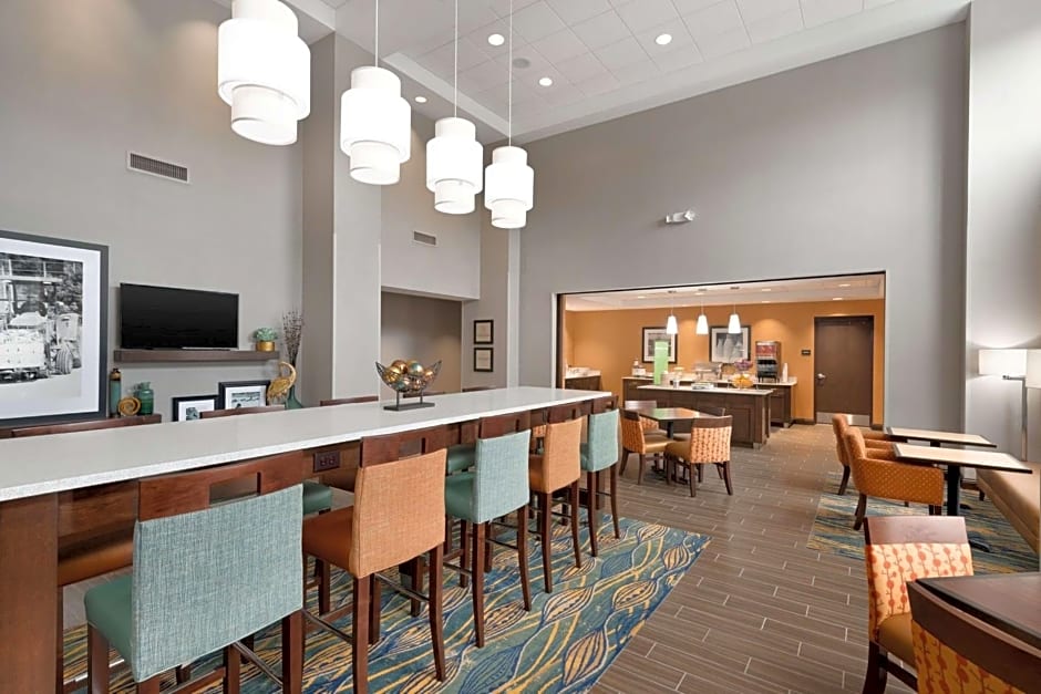 Hampton Inn By Hilton & Suites Deland