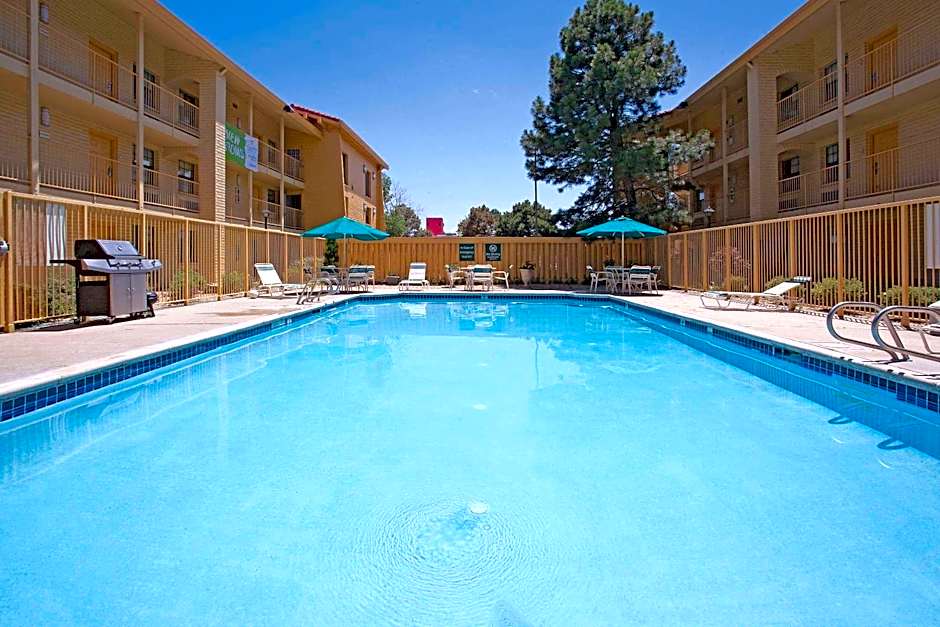 La Quinta Inn & Suites by Wyndham Denver  Golden