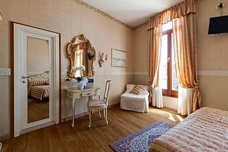 Comfort Double Room with Lagoon View