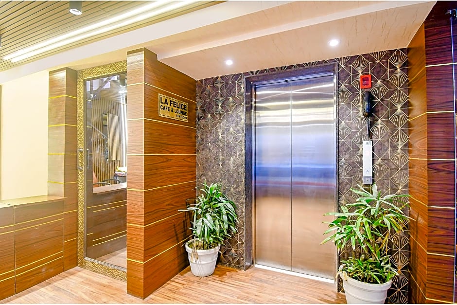 FabHotel Lake View Topsia - China Town